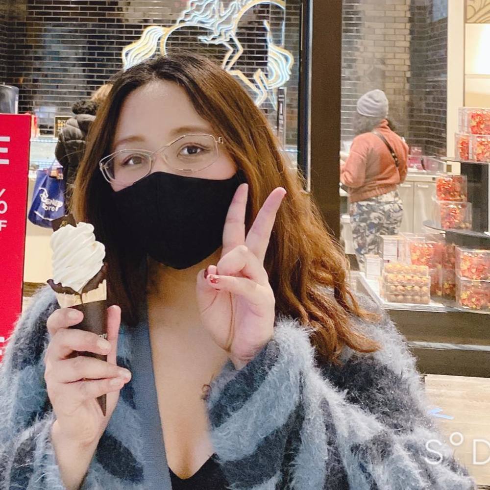 Meet your Posher, Zhaosh